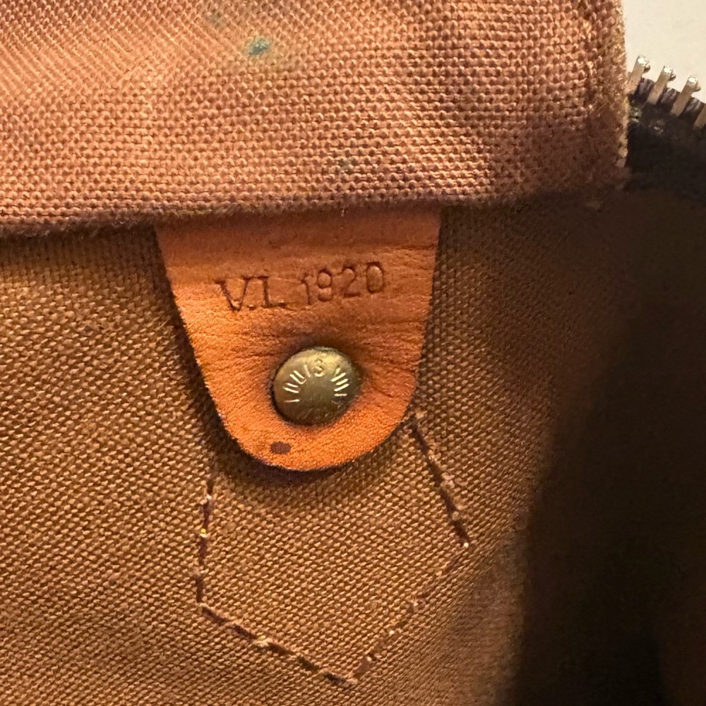 Louis Vuitton Speedy 30 bag - Picture 13 of 16